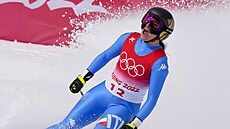 Italská lyaka Sofia Goggiaová v cíli olympijského sjezdu.