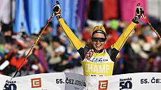 Švédská lyžařka Ida Dahlová jako vítězka Jizerské padesátky
