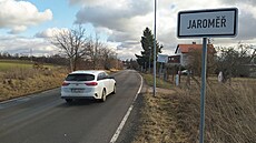 Severní �ástí Jarom��e za�ali �idi�i nají�d�t k dálnici D11, místním to vadí...