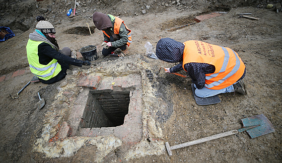 Przkum se odehrává v horní ásti jihlavského Masarykova námstí. Archeologové...