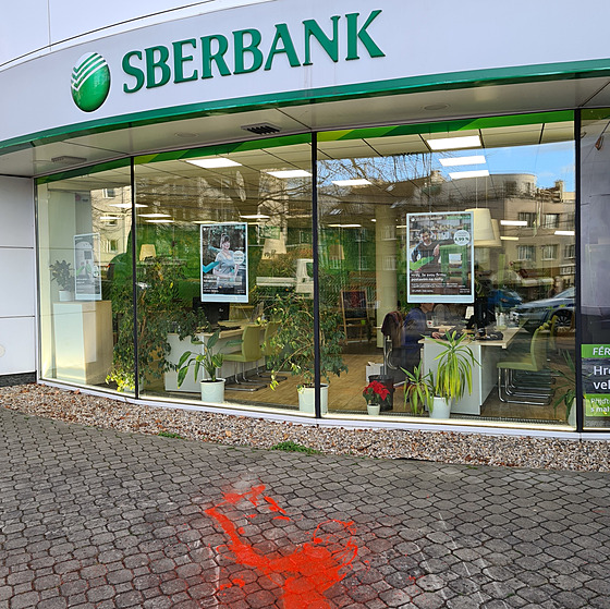 Již zavřená zlínská pobočka Sberbank. (28. února 2022)