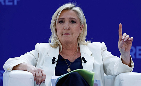 Francouzská politika Marine Le Penová (21. února 2022)