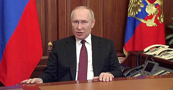 Ruský prezident Vladimir Putin pi projevu, ve kterém oznámil zahájení vojenské...