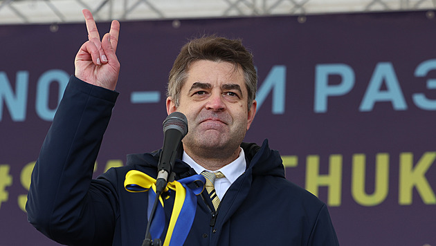 Perebyjnis odjel domů, ambasádu Ukrajiny vede jen chargé d’affaires