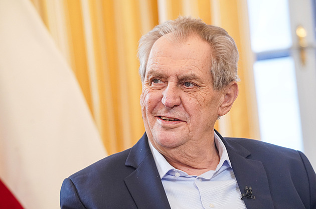 Zeman: Uprchlíkům je třeba pomáhat. Sám jsem se z Anglie vrátil kvůli mamince