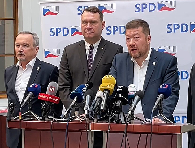 Policisté obvinili exposlance Kobzu za smrt psů v autě, hrozí mu půl roku