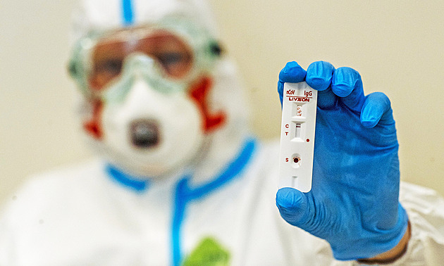Epidemie koronaviru zrychluje, za týden ČR eviduje 3300 nových případů