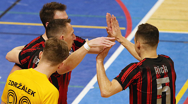 Futsalové finále v Plzni, domácí dohánějí ztrátu z Chrudimi