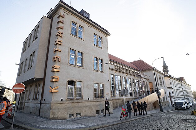 Nový prostor pro umní Kunsthalle Praha zahájil provoz velkou multimediální...