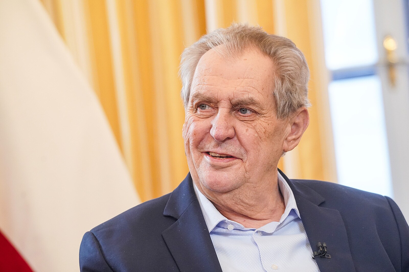 Chřestění zbraněmi, odmítl Zeman vyslání vojáků, kritizuje dar vlády Ukrajině - iDNES.cz
