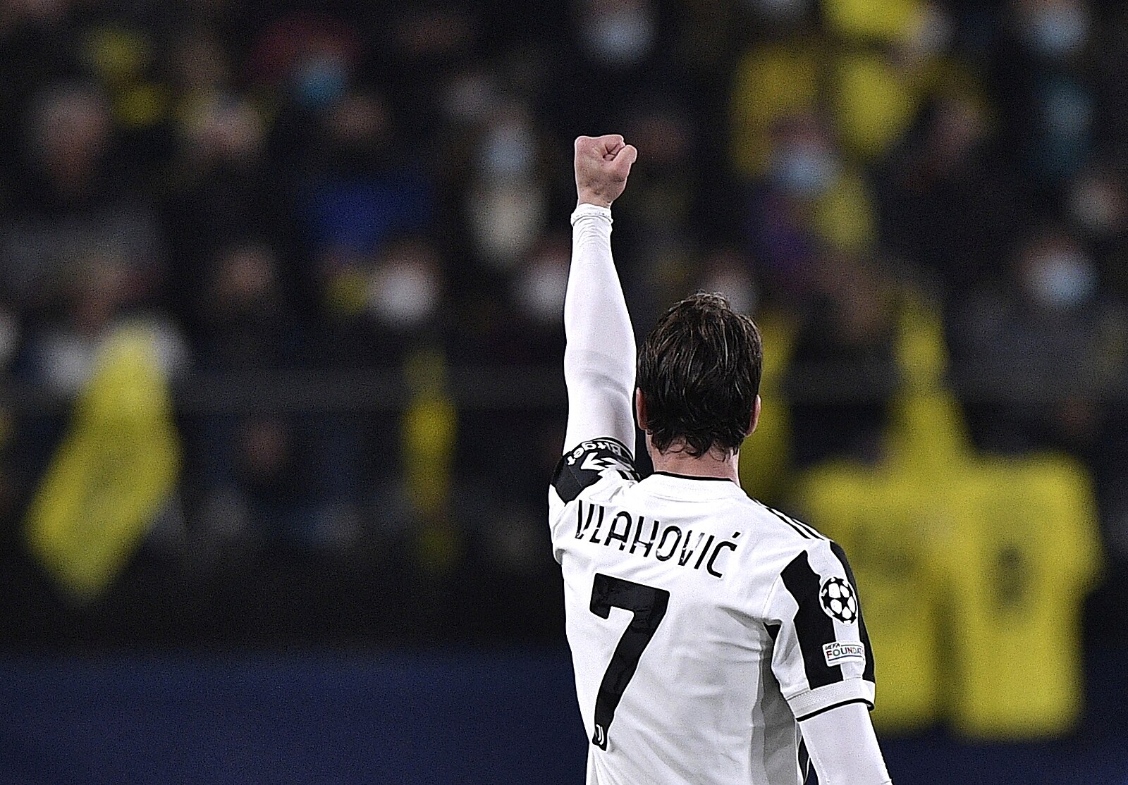 Dušan Vlahovič (Juventus) se raduje z branky na hřišti Villarrealu.