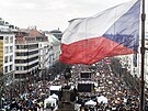 Desetitisíce lidí protestovaly v Praze na Václavském námstí proti ruské invazi...