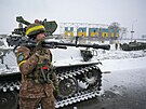 Ukrajinský voják v Charkov na Ukrajin. (25. února 2022)
