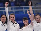 Britské curlerky se radují ze zisku olympijského zlata na hrách v Pekingu. (20....
