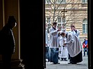 Rozlouení s biskupem Frantikem Lobkowiczem v katedrále Boského Spasitele v...