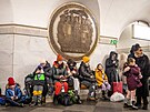 Obyvatele Kyjeva se ukrývají v metru. (25. února 2022)