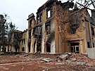 Zdevastovaná budova koly v Charkov (28. února 2022)