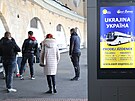 Odjezd Ukrajinc� z pra�sk�ho autobusov�ho n�dra�� Florenc na Ukrajinu, kterou...