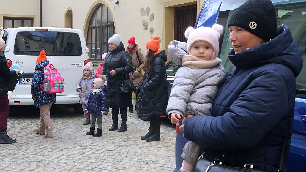 Ukrajinští upchlíci se na Arcidiezní charitě Olomouc chystají k odjezdu do...