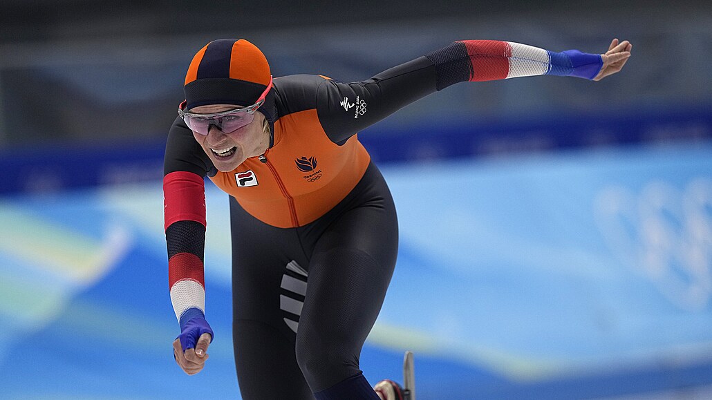 Irene Schoutenová na pětikilometrové trati na ZOH v Pekingu 2022. (10. února...