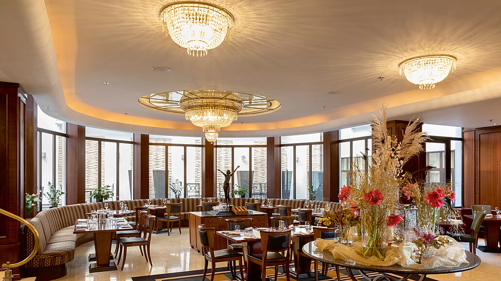Hotel Alcron letos slaví 90 let a stále si uchovává noblesu, eleganci a osobní...