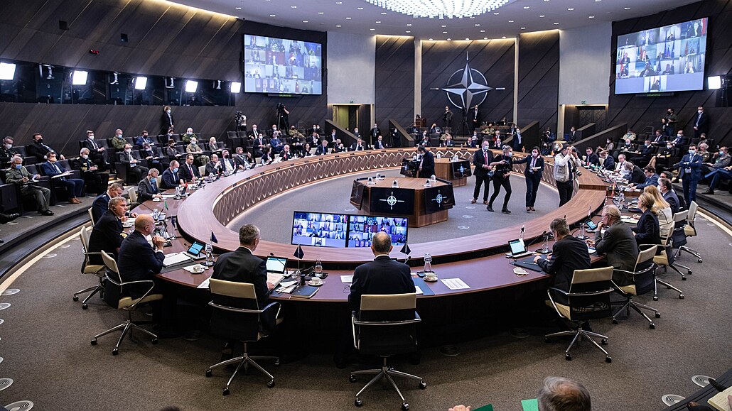 Mimořádný summit lídrů NATO, Evropské unie a Švédska a Finska k ruskému útoku...