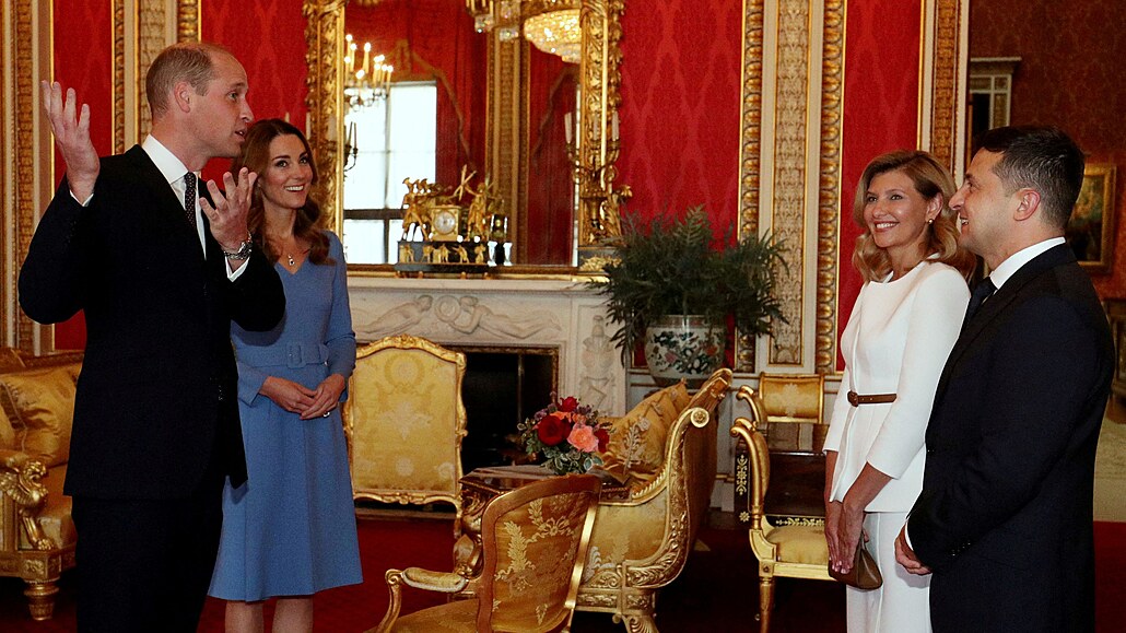Princ William a vévodkyn� Kate b�hem setkání s ukrajinským prezidentem...