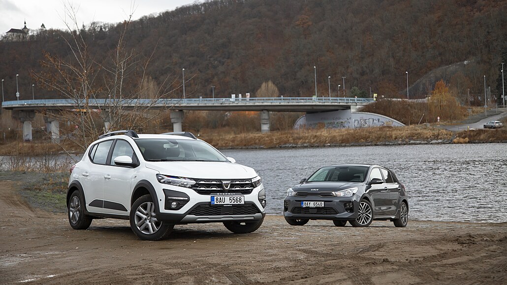Redakní srovnávací test malých aut do 400 tisíc: Dacia Sandero vs Kia Rio