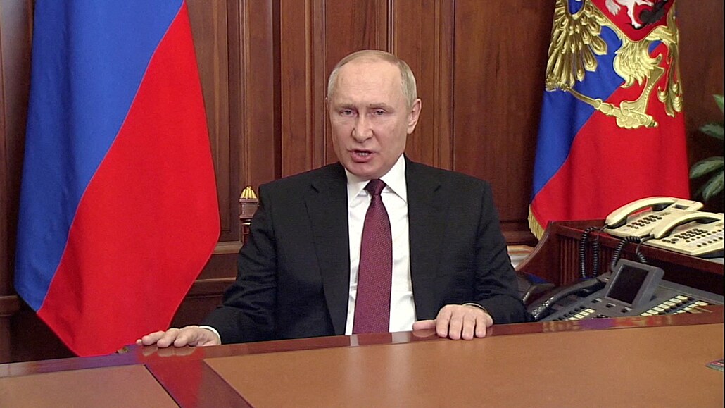 Ruský prezident Vladimir Putin pi projevu, ve kterém oznámil zahájení vojenské...