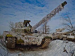 Ukrajinský tank T-64 s maskováním