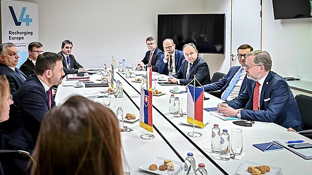 Pedstavitel zem V4 jednali ped zasednm Evropsk rady o rusk invazi na Ukrajinu. (24. nora 2022)