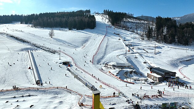 Sjezdovka Stbrnick a sjezdovka FIS