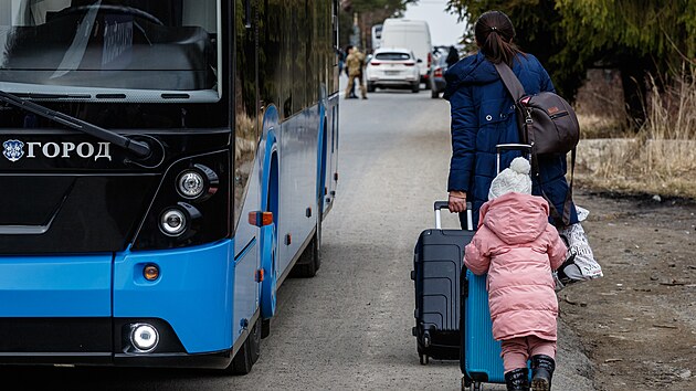 Hranin pechod Ukrajina-Slovensko, tk Ukrajinc ped vlkou (27. nora 2022)