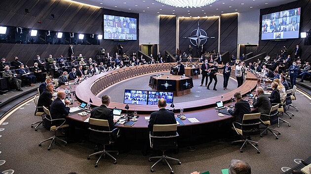 Mimodn summit ldr NATO, Evropsk unie a vdska a Finska k ruskmu toku na Ukrajinu (25. nora 2022)