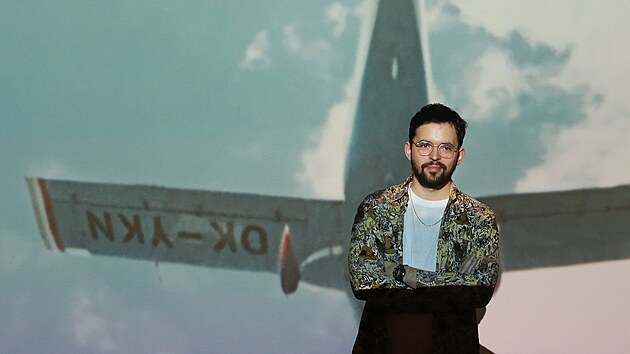 Ji�� ��k odhaluje v Oblastn� galerii v Liberci p��b�h spojenectv� mezi tehdej��m �eskoslovenskem a S�ri�.