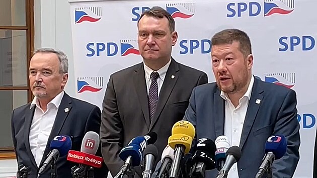 Politici SPD na tiskov konferenci ve Snmovn