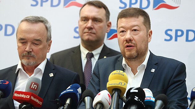 Tiskov konference hnut SPD ped mimodnou schz Poslaneck snmovny k dolu Turw (22. nora 2022)