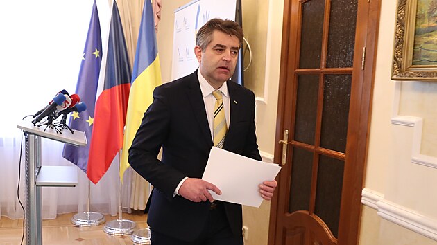 Tiskov konference ukrajinskho velvyslance Jevhena Perebyjnise k situaci na Ukrajin. (24. nora 2022)
