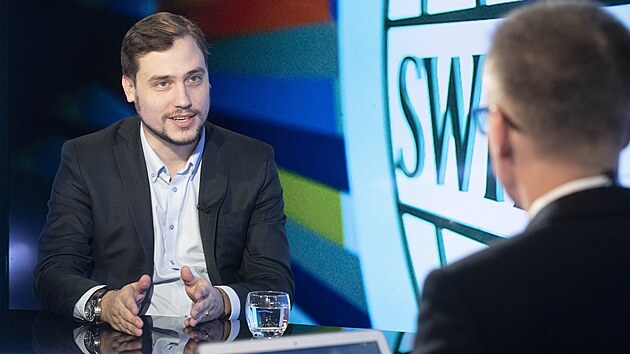 Podcast: Odstavení SWIFTu potrestá všechny, říká expert v Rozstřelu ...