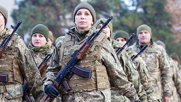 Vojci ze 128. samostatn horsk ton zakarpatsk brigdy pi nvratu do Uhorodu (28. prosince 2021)