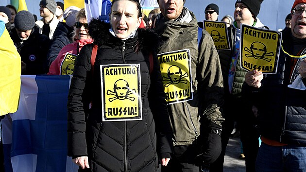Demonstrace v Helsinkch na podporu Ukrajiny bhem rusk invaze (26. nora 2022)