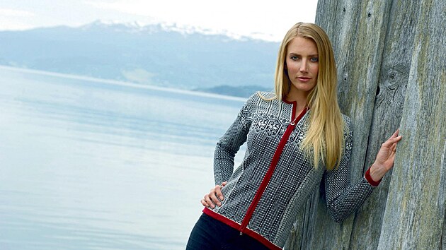 Norsk svetry jsou sportovn, stejn jako volnoasovou zleitost. Mete je kombinovat s libovolnmi kalhotami, ale klidn i se sukn.