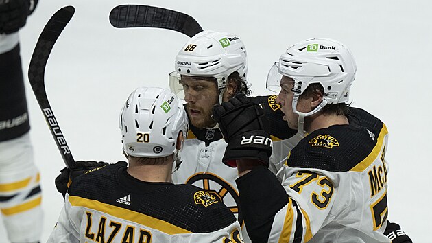 Curtis Lazar (20), David Pastr��k (88) a Charlie McAvoy (73) slav� g�l Bostonu.