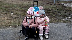 Ukrajintí uprchlíci pijeli do Maarska. (26. února 2022)