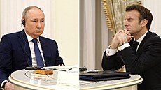 Ruský prezident Vladimir Putin a jeho francouzský Emmanuel Macron na jednání v... | na serveru Lidovky.cz | aktuální zprávy