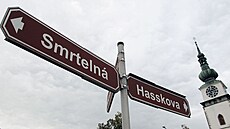 Smrtelná ulice v Tebíi vede z centra na hbitov.