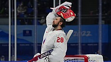 Ruský hokejový brankář Ivan Fedotov (28) po druhé inkasované v brance v...