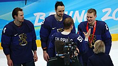 Zkuený kapitán finských hokejist Valtteri Fillpula (51) pedává svým...