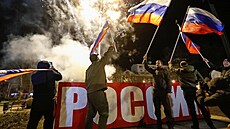 Proru�tí separatisté oslavují nezávislost Luhanské lidové republiky a Don�cké...