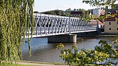 V Týně nad Vltavou je ještě jeden most - železný, který je technickou památkou...